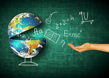 Küre ve sembolleri okul. Eğitim kavramı. Resimde 3d eğitim kavramı. Formülleri, çizimler ve el harflerin. Geri okul kavramı. Nasa tarafından döşenmiş bu görüntü unsurları