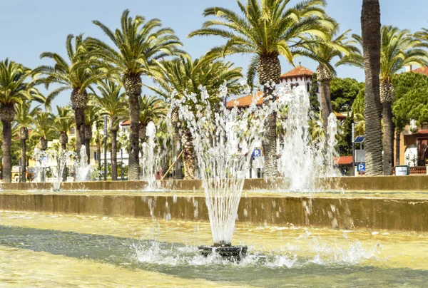 Sagrada Familia güzel bina.