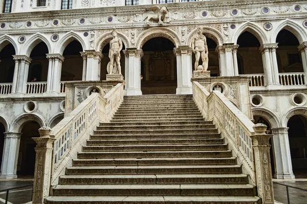 Escadaria Mármore Frontal Dos Gigantes Palácio Doge — Fotografia de Stock