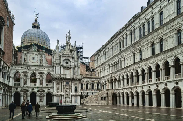 Yağmurlu Bir Günde Valinin Sarayının Avlusunun Manzarası Venedik Talya — Stok fotoğraf