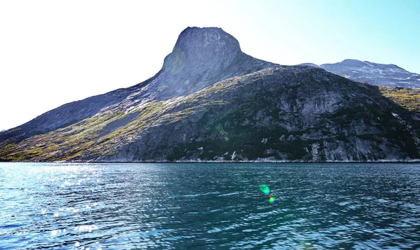 Táj Grönland Gyönyörű Nuuk Fjord Óceán Hegyek Háttérben — Stock Fotó