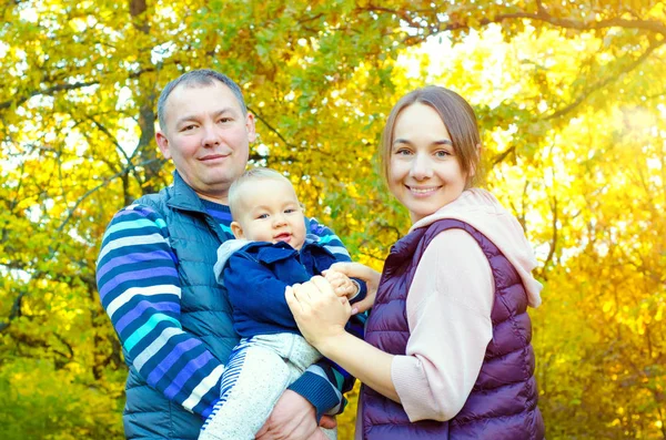 Familia feliz — Foto de Stock