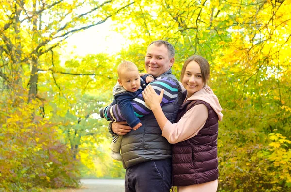 Familia feliz — Foto de Stock