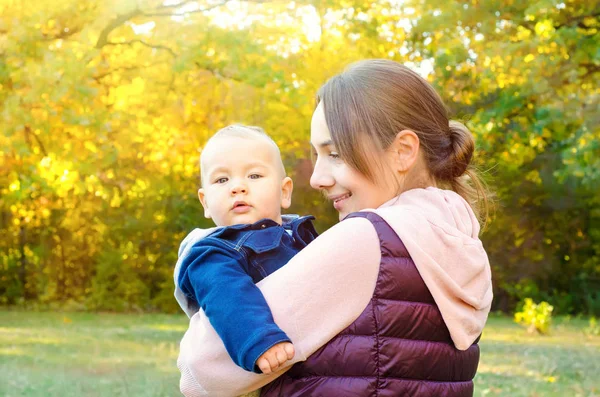 Moeder en baby — Stockfoto