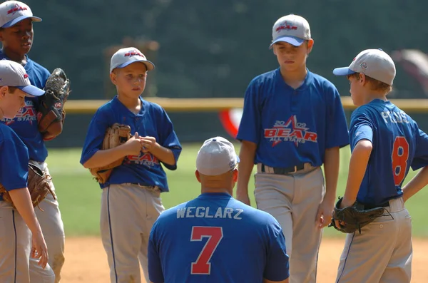 Küçükler Ligi Beysbol Eylem — Stok fotoğraf