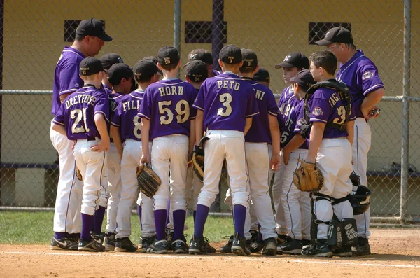 Little League Baseball Akcji — Zdjęcie stockowe