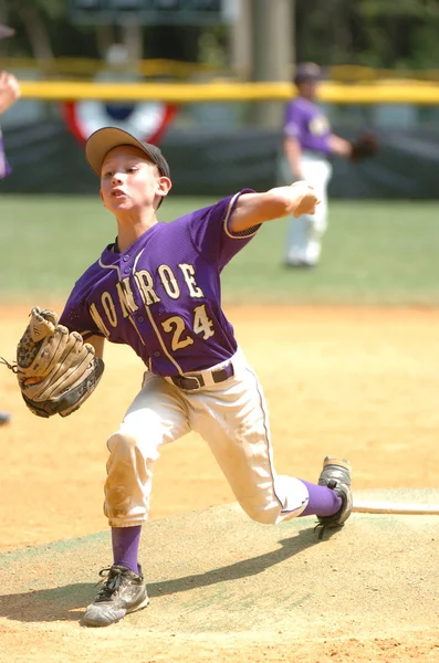 Little League Baseball Akcji — Zdjęcie stockowe