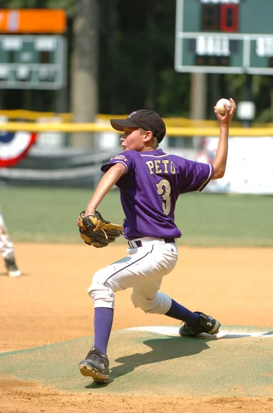 Little League Baseball Aktion — Stockfoto