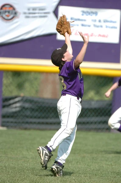 Little League Baseball Ação — Fotografia de Stock