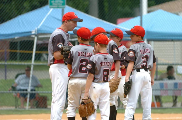 Pequeña Liga Béisbol Acción —  Fotos de Stock