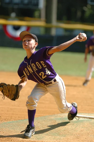 Pequeña Liga Béisbol Acción — Foto de Stock