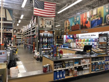 Home Depot en büyük ev geliştirme perakendeci Amerika Birleşik Devletleri olduğunu. Boya ve malzemeleri satın almak müşteriler için satılan çeşitli resim bölümü. Gilbert Arizona ABD Güney Batı bölümünde yer alan fotoğraf çekildi.
