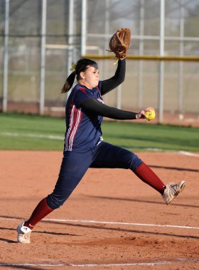 Kızlar Lise beysbol oyun aksiyon Arizona'da bir lise düzeyde oynanan. Gilbert Arizona Amerika Birleşik Devletleri güneybatı bölümünde bulunan yerel bir okulda oyun oynandı.