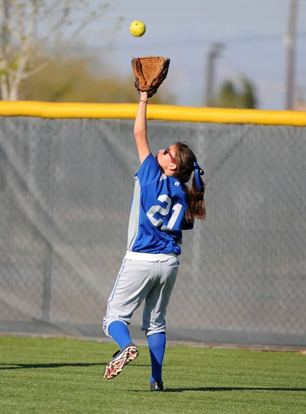 Lányok High School Softball Játék Akció Arizona Középiskolai Szinten Játszik — Stock Fotó