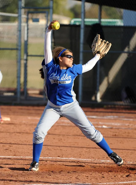 Meninas High School Softball Ação Jogo Sendo Jogado Nível Ensino — Fotografia de Stock