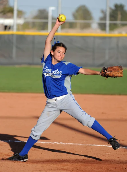 Meninas High School Softball Ação Jogo Sendo Jogado Nível Ensino — Fotografia de Stock