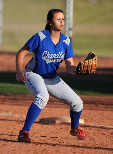 Meninas High School Softball Ação Jogo Sendo Jogado Nível Ensino — Fotografia de Stock