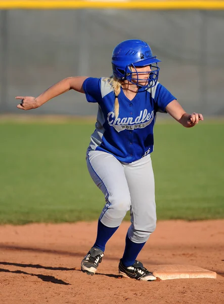 Meninas High School Softball Ação Jogo Sendo Jogado Nível Ensino — Fotografia de Stock