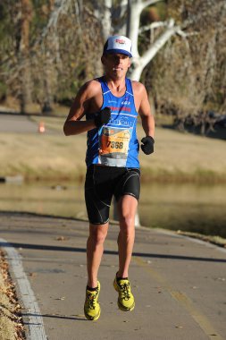 Yol yarışı 10 k yarış 6.2 mil Scottsdale Arizona üzerinde 15 Eylül 2013 sabahın erken saatlerinde tutuluyor. Bu yarış her yaştan kadın ve erkek tüm koşucular için açık.