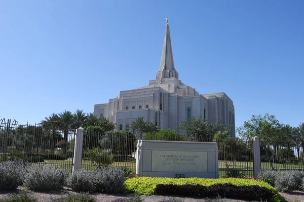 摩门教吉尔伯特是耶稣基督的教会寺庙在后天圣徒 在吉尔伯特 亚利桑那州的镇在美国的西南部 — 图库照片