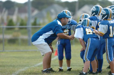  Warner Gençlik futbol eylem pop. Pop Warner Birleşik Devletler futbol oyun arkadaşları içinde en büyük ve en eski genç futbol ligi olduğunu.