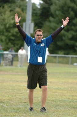  Warner Gençlik futbol eylem pop. Pop Warner Birleşik Devletler futbol oyun arkadaşları içinde en büyük ve en eski genç futbol ligi olduğunu.