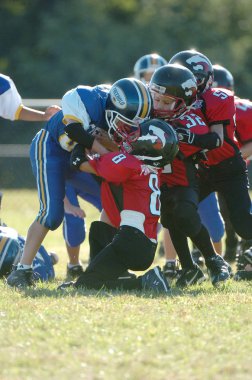 Warner Gençlik futbol eylem pop. Pop Warner Birleşik Devletler futbol oyun arkadaşları içinde en büyük ve en eski genç futbol ligi olduğunu.