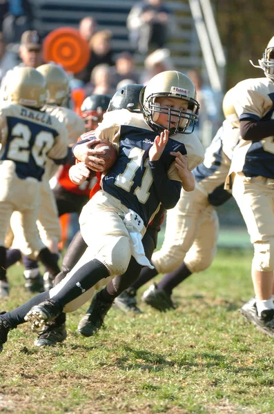 Молодежный Футбольный Экшн Pop Warner Pop Warner Крупнейшая Старейшая Детская — стоковое фото