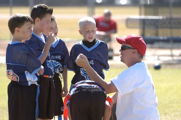 Flaggenfußballspiel Das Von Kindern Mit Action Und Spaß Gespielt Wird — Stockfoto