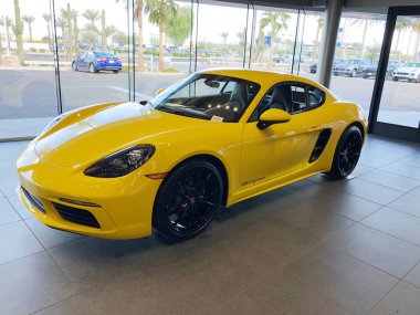 Yeni Porsche araba bayilik Amerika Birleşik Devletleri'nin güneybatı kesiminde bir Gilbert Arizona konumda araba satıyorsun. Yüksek performanslı spor otomobil ve SUV'lar konusunda uzmanlaşmış bir Alman otomobil üreticisi Porsche Ag olduğunu.