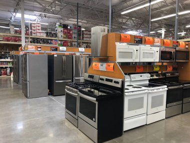 Home Depot en büyük ev geliştirme perakendeci Amerika Birleşik Devletleri olduğunu. Boya ve malzemeleri satın almak müşteriler için satılan çeşitli resim bölümü. Gilbert Arizona ABD Güney Batı bölümünde yer alan fotoğraf çekildi
