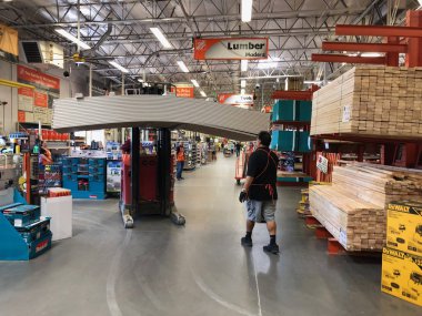 Home Depot en büyük ev geliştirme perakendeci Amerika Birleşik Devletleri olduğunu. Boya ve malzemeleri satın almak müşteriler için satılan çeşitli resim bölümü. Gilbert Arizona ABD Güney Batı bölümünde yer alan fotoğraf çekildi