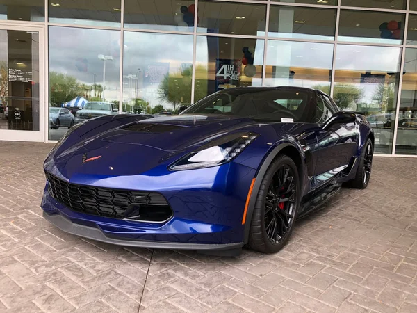  Chevrolet Corvette Zr1 Chandler Arizona Amerika Birleşik Devletleri güneybatı bölümünde bulunan bulunan bir yerel otomobil galerisinde sergilenen. 1zr Zr1 için mevcut en hafif araba isteyen Corvette titiz olduğunu.