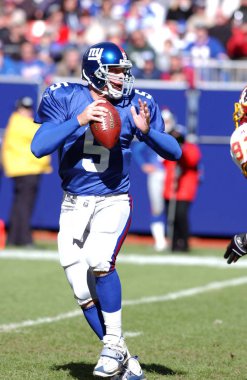 Kerry Collins oyun kurucu için New York Giants normal sezon Nfl oyun oyun eylem. Kerry Collins 17 mevsim ulusal futbol liginde oynayan eski Amerikan futbolu oyun kurucu olduğunu.