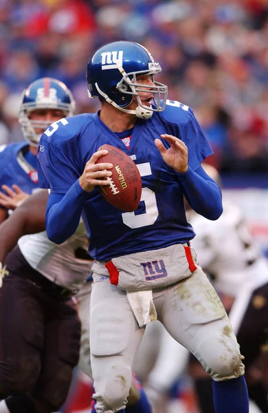 Kerry Collins oyun kurucu için New York Giants normal sezon Nfl oyun oyun eylem. Kerry Collins 17 mevsim ulusal futbol liginde oynayan eski Amerikan futbolu oyun kurucu olduğunu.