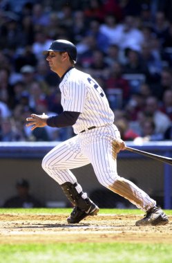 New York Yankees normal sezon oyun sırasında oyun eylem için Jorge Posada avcısı. Jorge Posada için New York Yankees Major League Baseball 17 sezon oynayan bir Porto Rikolu eski profesyonel beyzbol alıcı olduğunu.