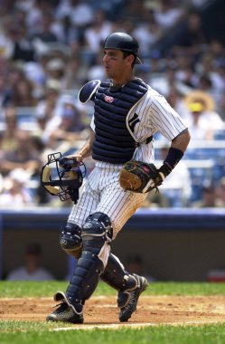 New York Yankees normal sezon oyun sırasında oyun eylem için Jorge Posada avcısı. Jorge Posada için New York Yankees Major League Baseball 17 sezon oynayan bir Porto Rikolu eski profesyonel beyzbol alıcı olduğunu.