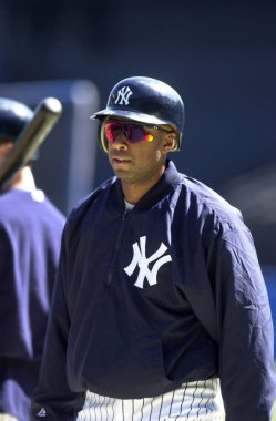 Bernie Williams için normal sezon oyun sırasında oyun eylem New York Yankees dış saha oyuncusu. Bernie Williams eski profesyonel beyzbol oyuncusu ve müzisyen. Tüm 16 yıllık kariyeri ile New York Yankees beyzbol oynadı.