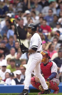 Bernie Williams için normal sezon oyun sırasında oyun eylem New York Yankees dış saha oyuncusu. Bernie Williams eski profesyonel beyzbol oyuncusu ve müzisyen. Tüm 16 yıllık kariyeri ile New York Yankees beyzbol oynadı.