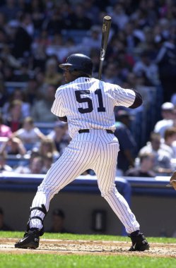Bernie Williams için normal sezon oyun sırasında oyun eylem New York Yankees dış saha oyuncusu. Bernie Williams eski profesyonel beyzbol oyuncusu ve müzisyen. Tüm 16 yıllık kariyeri ile New York Yankees beyzbol oynadı.