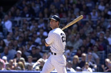 Paul O'Neill için normal sezon oyun sırasında oyun eylem New York Yankees dış saha oyuncusu. Bir emekli sağ meydancı ve Cincinnati Reds ve New York için oynarken beş Dünya serisi kazandı Major League Baseball oyuncu Paul O'Neill olduğunu.