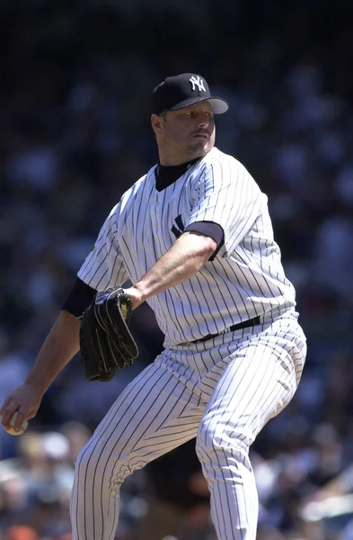 Roger Clemens Werper Voor New York Yankees Spelactie Tijdens Een — Stockfoto