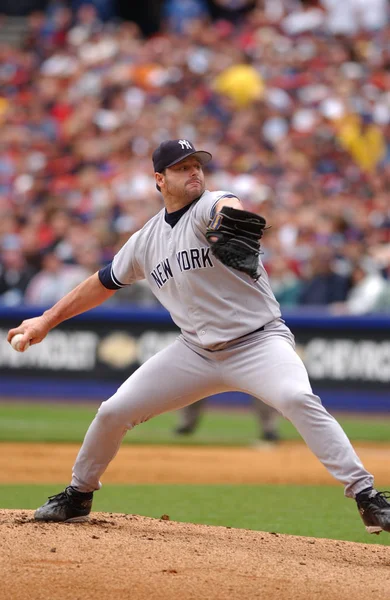 Roger Clemens Dobóedzője New York Yankees Játék Fellépés Alapszakasz Játék — Stock Fotó