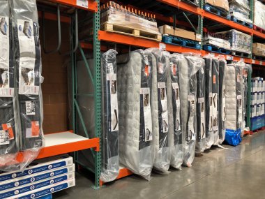 Costco Toptan Costco ticaret, sadece üyelik ambar kulüpleri zincirinin çalışır bir Amerikan çok uluslu şirket kuruluştur.