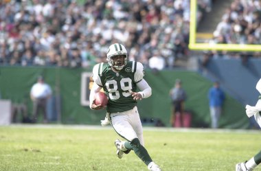Dedric Ward geniş alıcı için New York Jets düzenli bir Nfl sezon oyun sırasında oyun eylem. Dedric Ward bir Nfl futbolcu ve teknik direktör olduğunu. O geniş alıcı için New York Jets oynanan için oynadı.