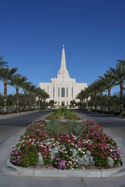 摩门教徒是耶稣基督的圣殿 在美国西南部亚利桑那州的吉尔伯特镇 — 图库照片