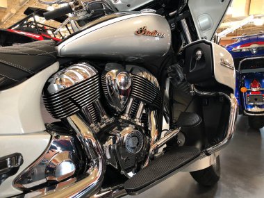 Krom motosiklet motoru yakın çekim detayını. Bir motosiklet motoru bir motosiklet güçler bir motordur. Motosiklet motorları genellikle iki zamanlı veya dört zamanlı içten yanmalı motorlar vardır,