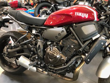 Krom motosiklet motoru yakın çekim detayını. Bir motosiklet motoru bir motosiklet güçler bir motordur. Motosiklet motorları genellikle iki zamanlı veya dört zamanlı içten yanmalı motorlar vardır,