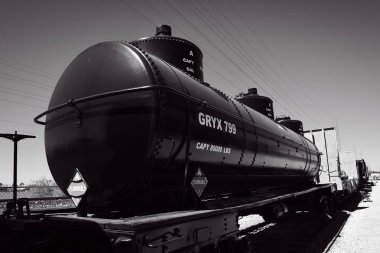 Bir yük treni veya ürünler tren bize yük arabalar grubudur veya ürünler vagonlar (International Union of Demiryolları) çekti tarafından kargo taşıma bir demiryolu üzerinde bir veya daha fazla lokomotifler tamamını veya bir kısmını nakliyeci ve amaçlanan hedef arasındaki yolu.