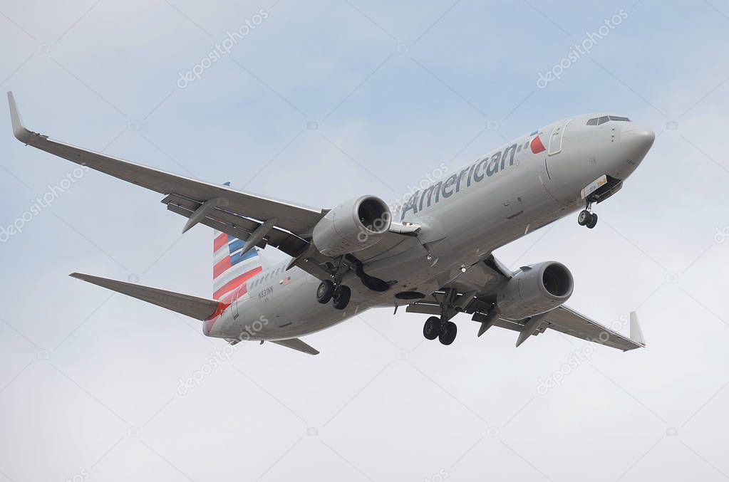 American Airlines aircraft landing at Sky Harbor Airport in Phoenix Arizona. American Airlines, Inc. is a major United States airline headquartered in Fort Worth, Texas, within the Dallas-Fort Worth metroplex.